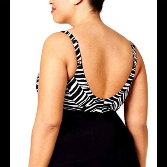 PROFILE black and white tankini top. NWT - Picture 3 of 16